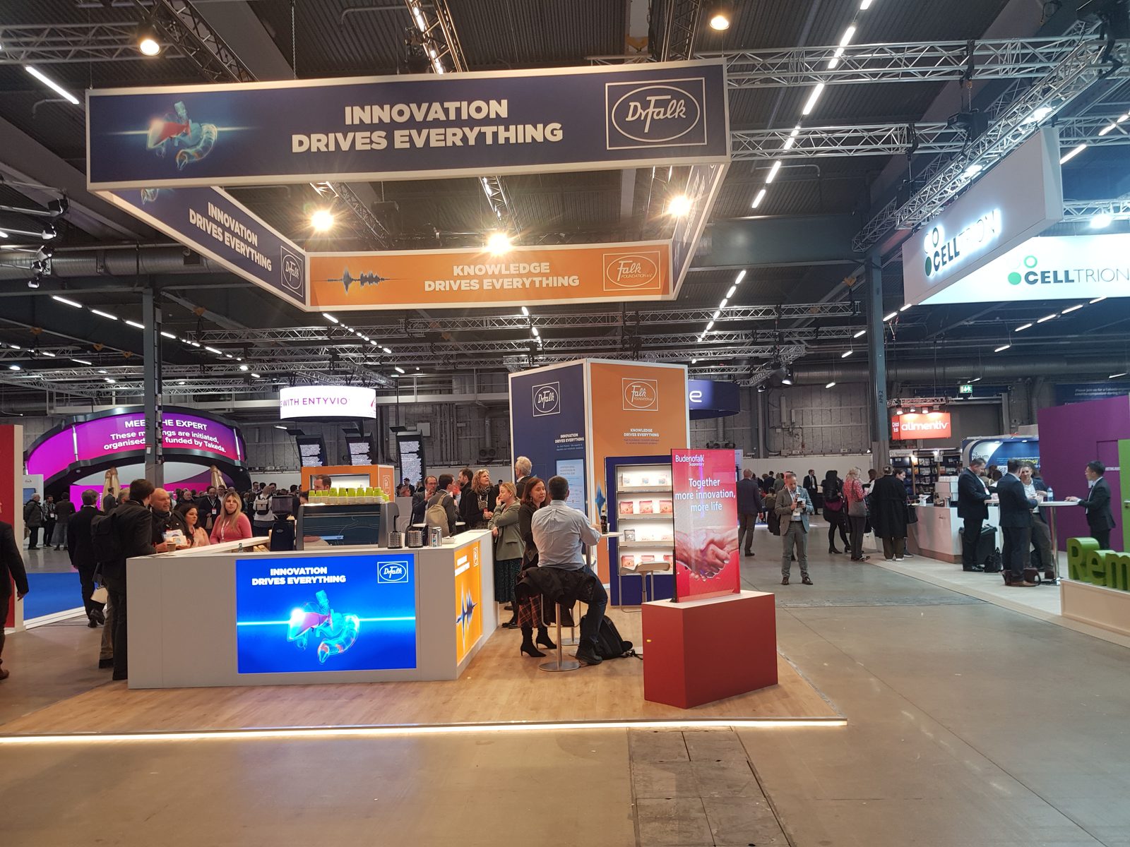 Espressi-Mobil mit Publikum